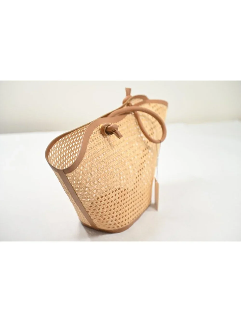 Folklore The Cella Bag in Camel